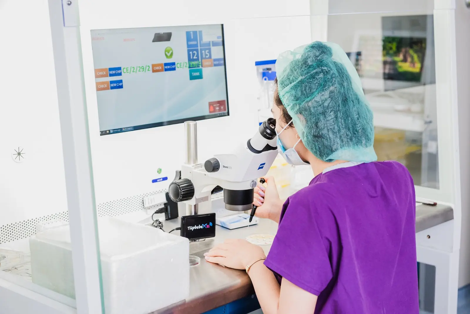 Embryology workstation at Vita Altera IVF